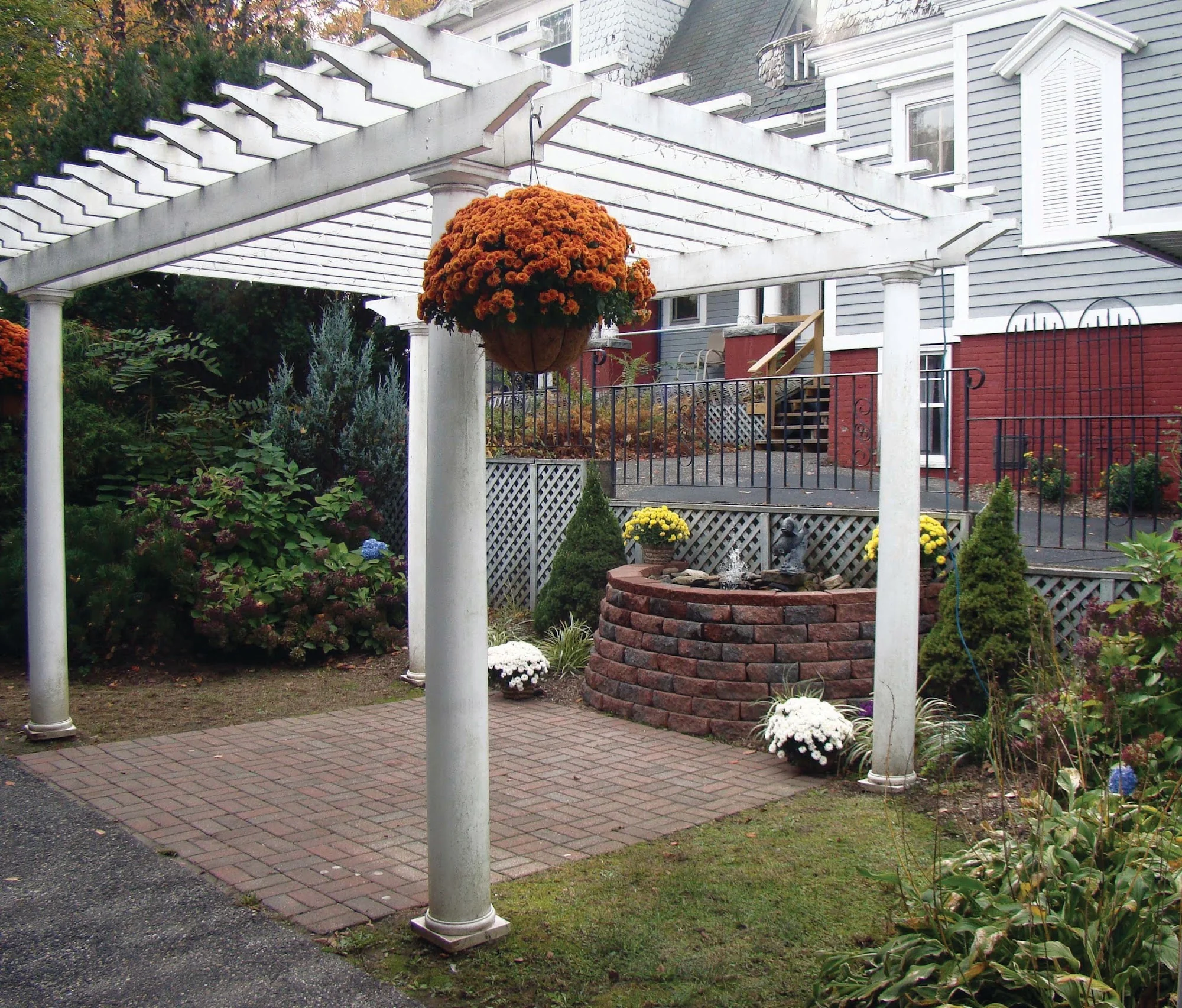 WOLCOTT HALL NURSING CENTER INC