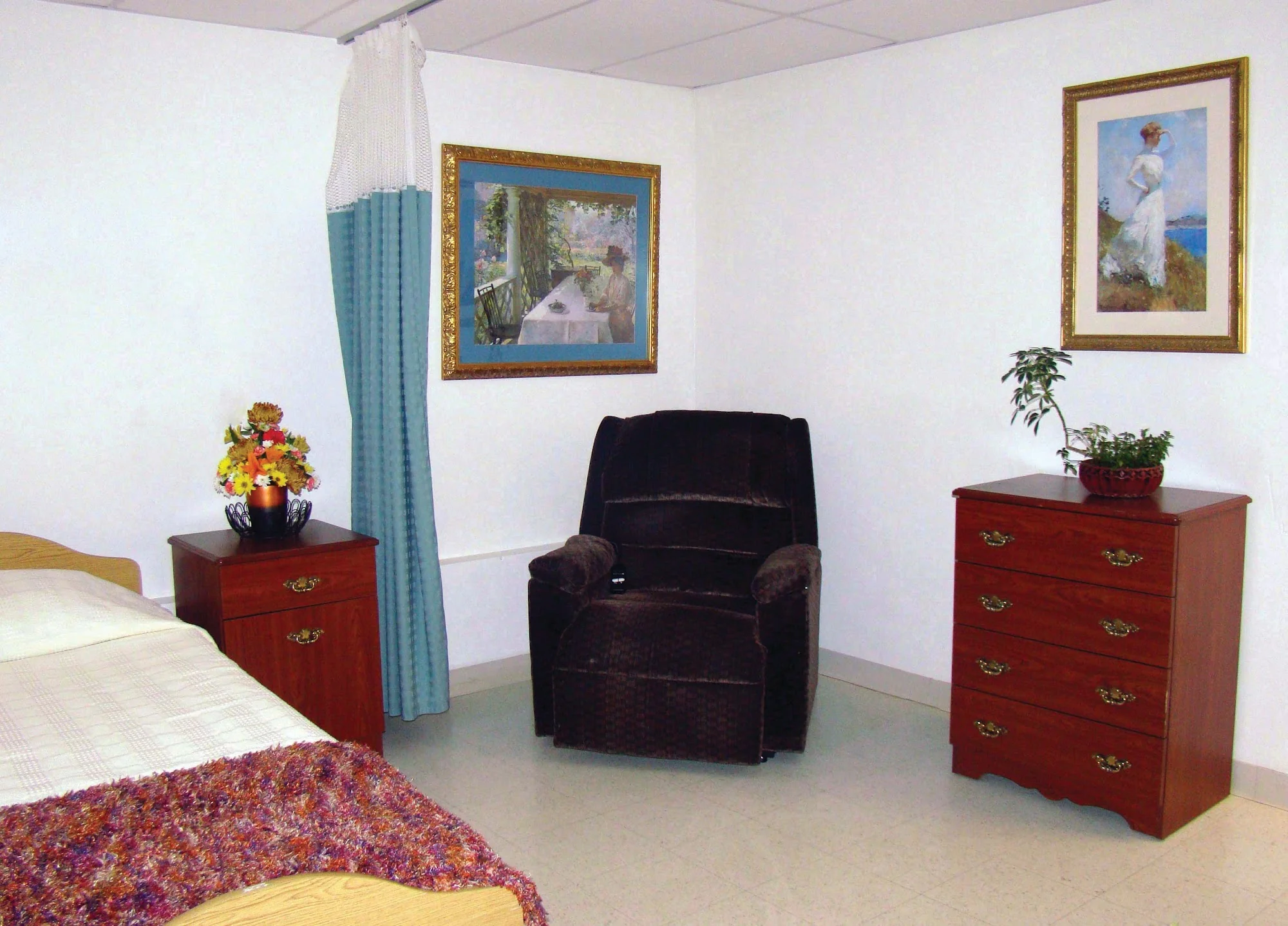 WOLCOTT HALL NURSING CENTER INC