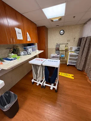 Woodlake Healthcare and Rehabilitation Center - Skilled Nursing photo